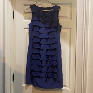 Gorgeous navy dress!